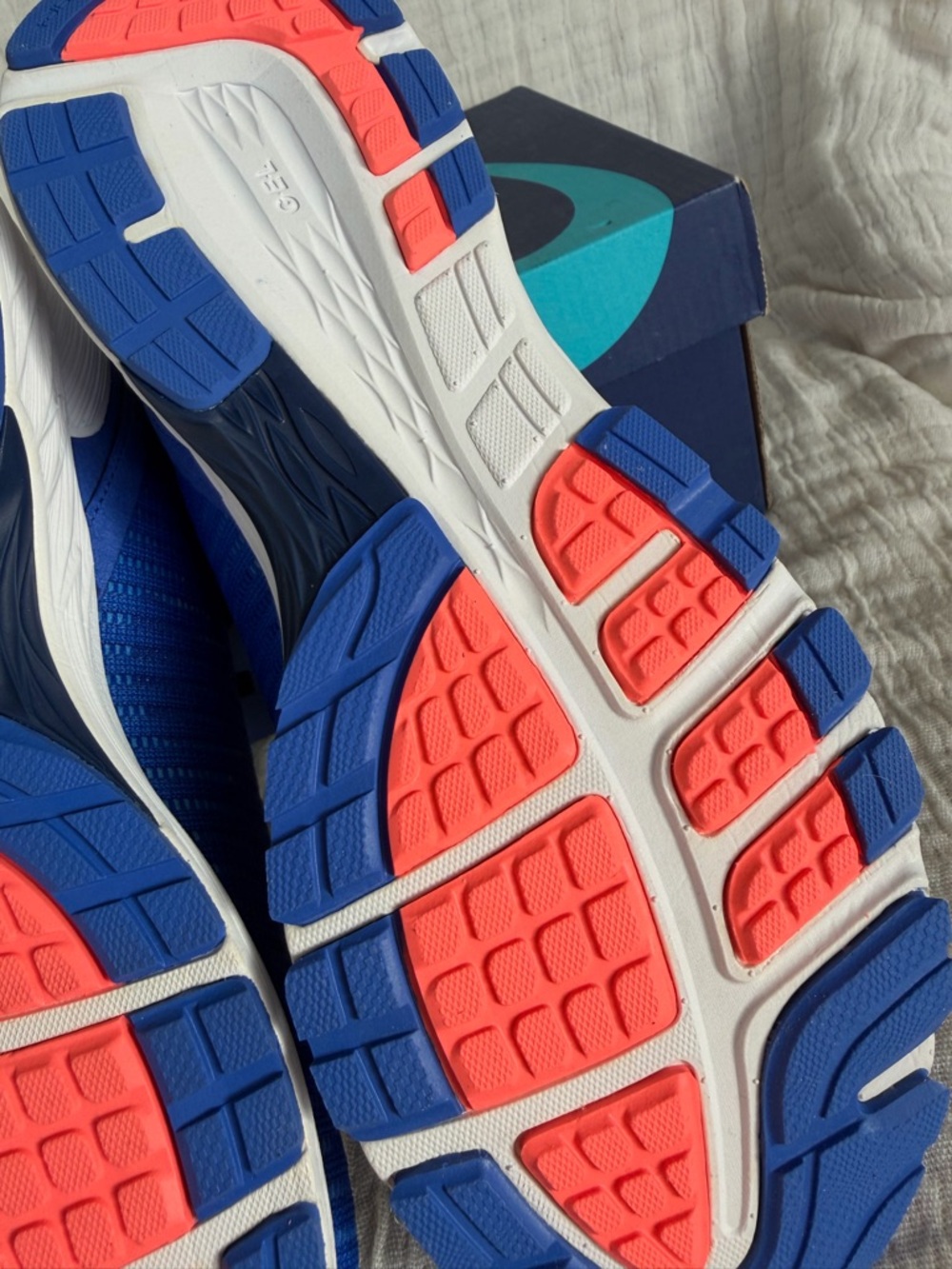 ASICS Women’s DynaFlyte 2 Running Shoes NIB 🏃🏽♀️ - Picture 6 of 8